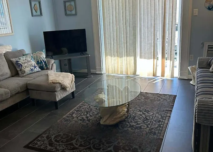 Waterfront Apartment *